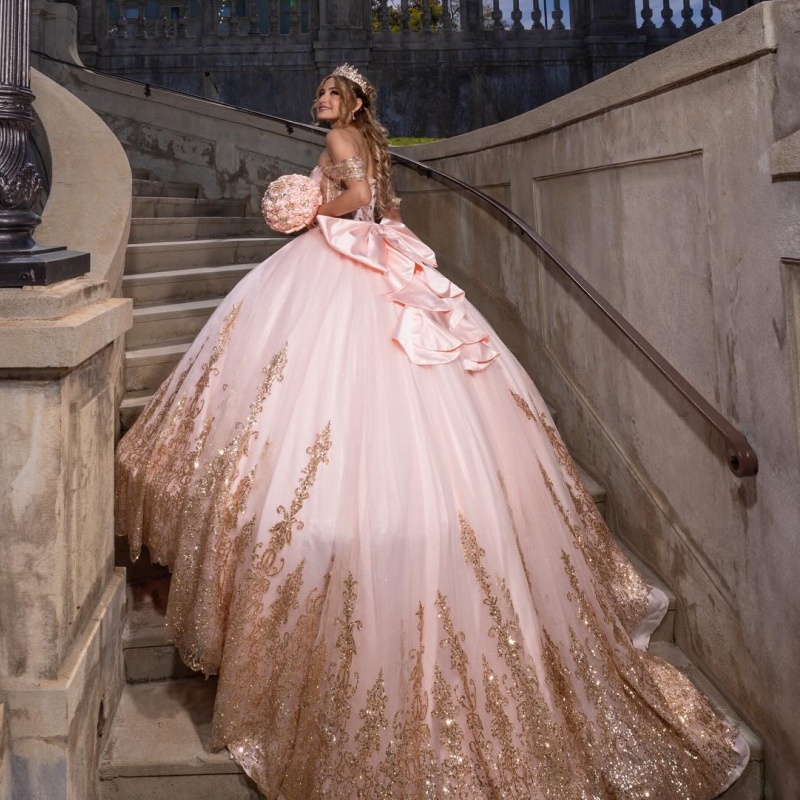 Luxury Pink Shiny Sweetheart Quinceanera Dresses Off The Shoulder Sequin Applique Lace Beads Tulle Vestidos De 15 Anos Sweet 16 Dress