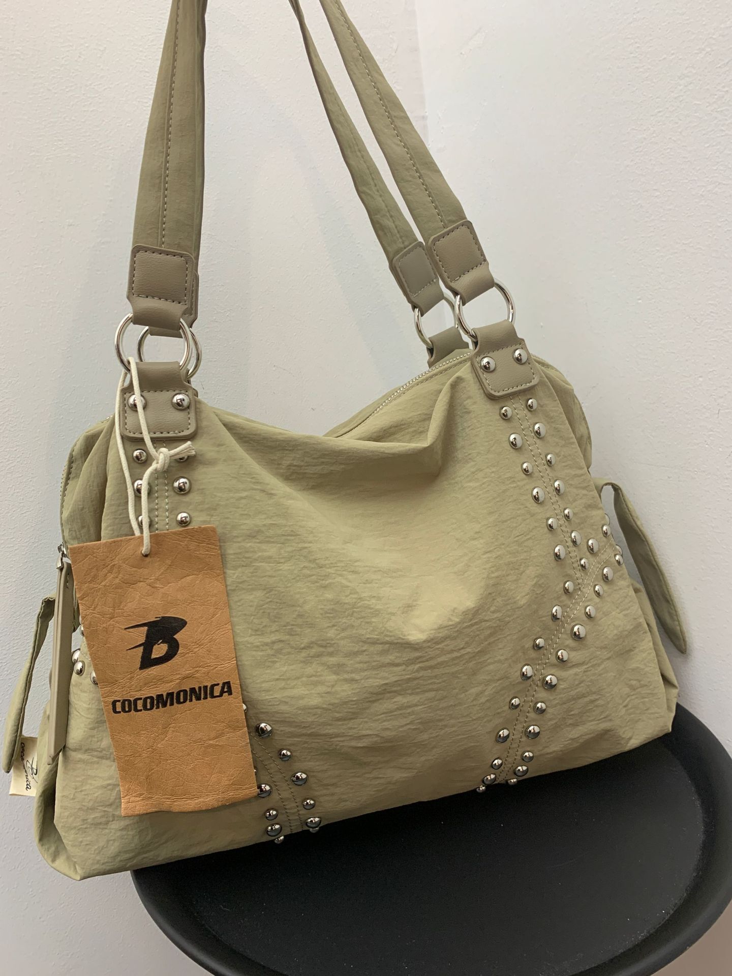 2024 Fashion Large Capacity Rivet Tiktok Online Celebrity Live Broadcast Women's Leisure Soft Cloth Bag