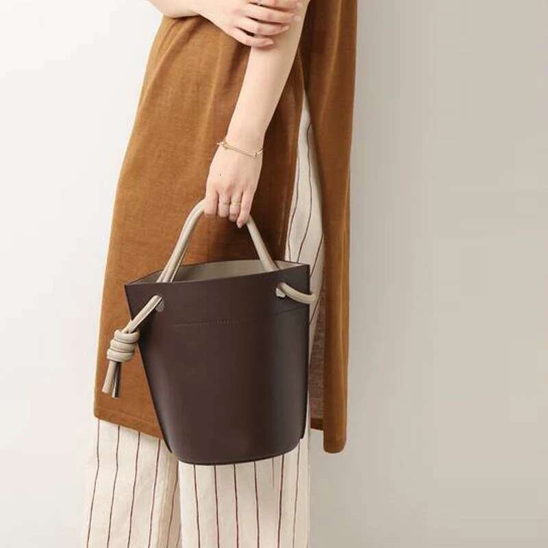 Personality Rope Knot Tote Bag For Women Designer Handbag Purse 2024 New In Fashion Ladies Simple Commuting Wrist Bucket