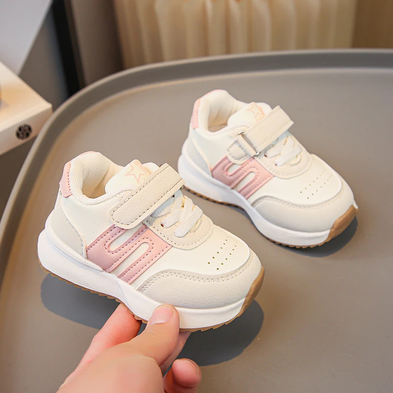 Childrens breathable sports shoes soft soled casual school boys and girls spring summer fashion 250319