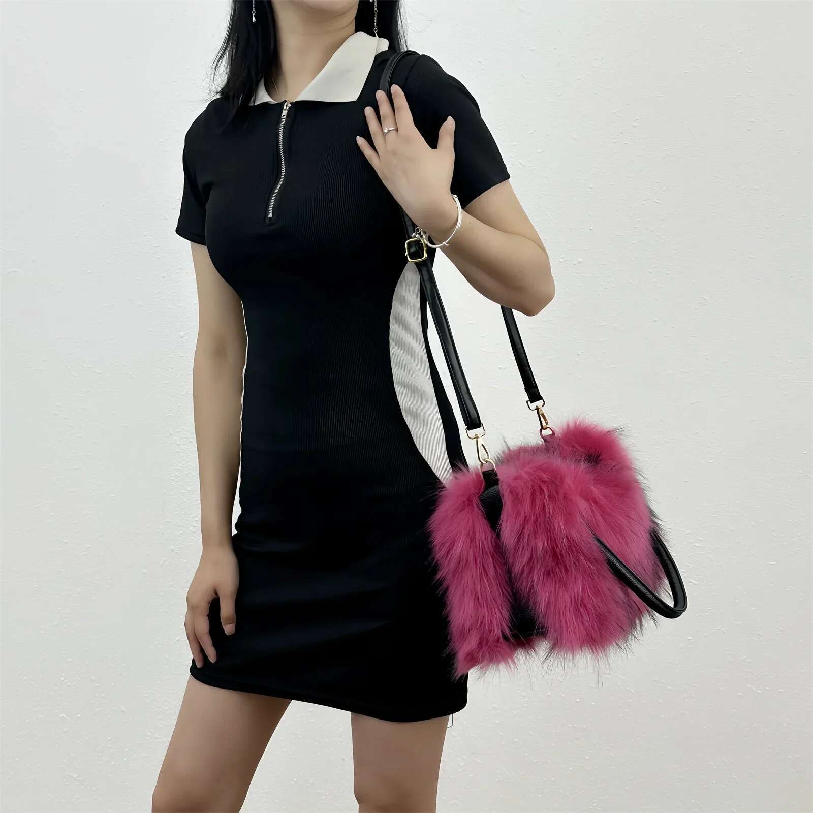 Women Fox Handbag Ladies Winter Soft Fluffy Large Capacity Tote Bag New Design Raccoon Fur Shoulder Bags Backpacks