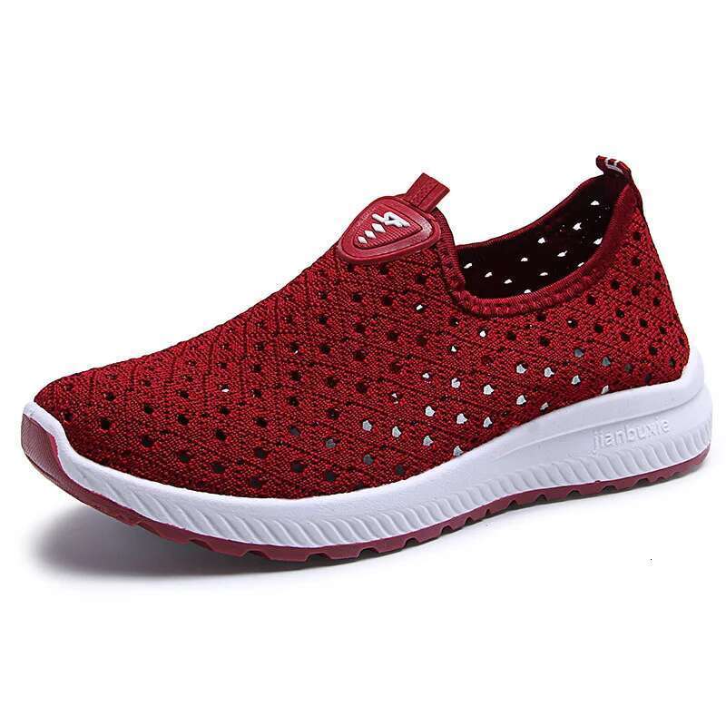 Summer Old Beijing Cloth Women's Breathable Hollow Mesh Casual S neakers Women Middle-aged Mo m Shoes