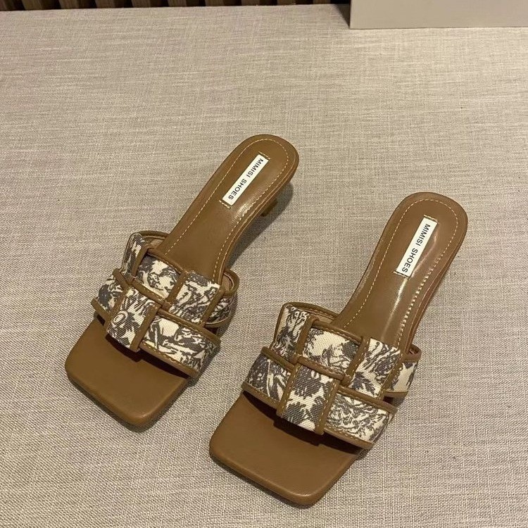Free shipping 2025 new designer slippers flat slides for womens sandals girl comfortable fashion Open toed slipper outdoor summer shoes