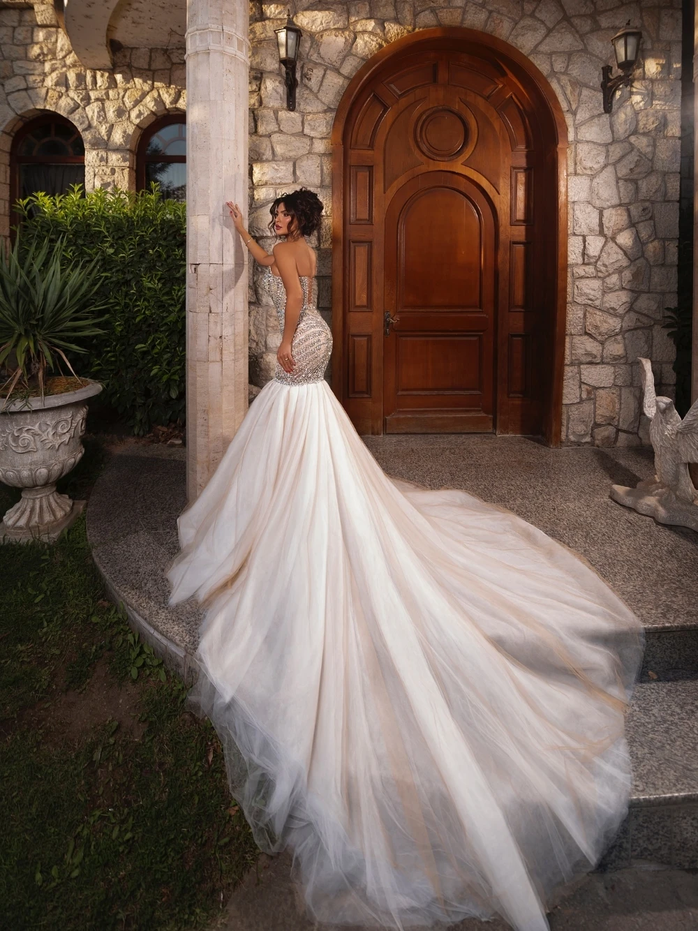 Mermaid Wedding Dress Strapless Sleeveless Backless Bridal Gowns Crystal Sweep Train Dresses Custom Made vestidos de novia