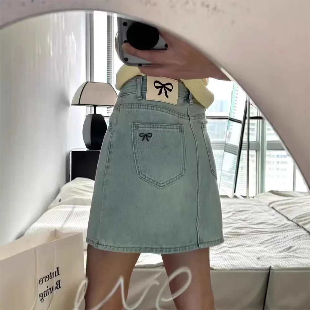 Vintage American Style Plus Size Denim Skirt For Women Loose Fit Slimming High Waist Hip Hugging A- Line Short Spring Autumn 250320