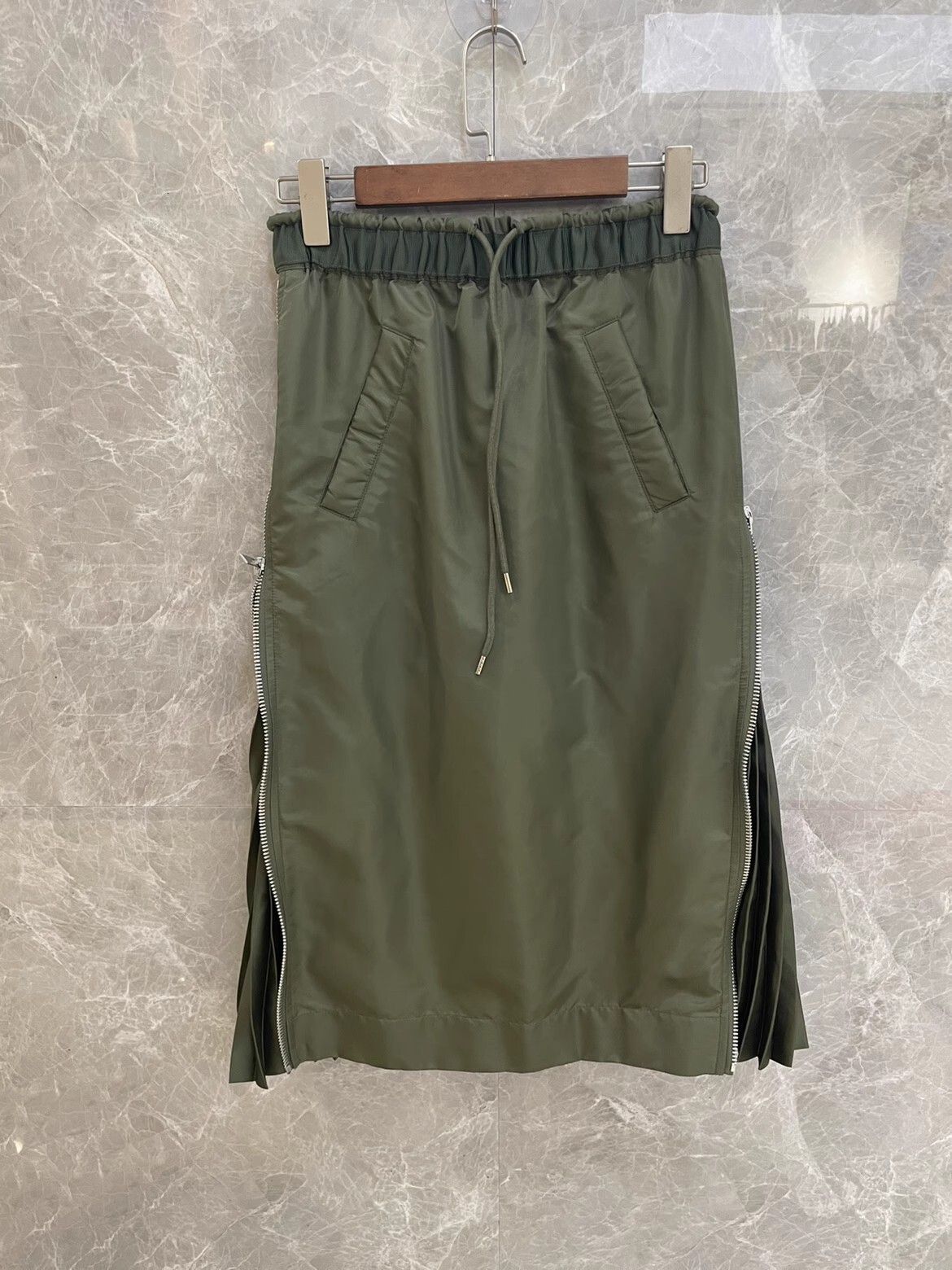 FOG SACAI Half length 2024 New Slimming Drawstring, Zipper on Both Sides, Folded Waist Bag, Hip Fold Skirt