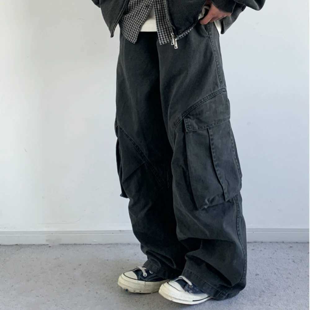 Retro streetwear with multiple pockets cargo pants unisex loose fitting straight fitting high-quality fashionable Japanese style mens handcartT250319