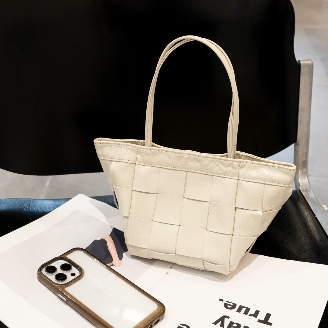 Leather Woven Dumpling Tiktok Anchor Holding Zongzi Bag 2025 Summer New Style Women Can Cross One Shoulder Obliquely