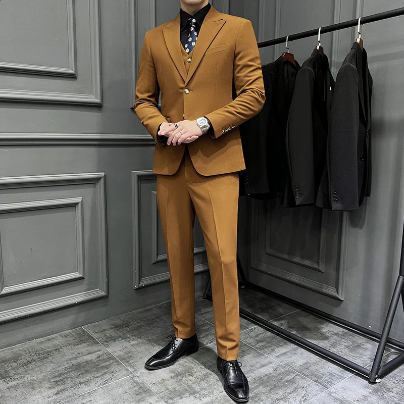 High Quality Gun Lapel Collar Twobutton Groom Slim Fit suit Vest Trousers Fashion Casual Wedding Suit Set Threepiece 250311