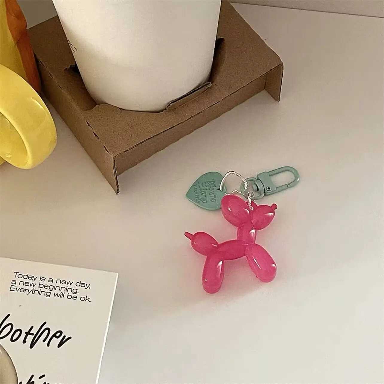 Cute acrylic cartoon balloon dog keychain female Y2k bag pendant couple car keychain jewelry gift decoration accessoriesXJ250319