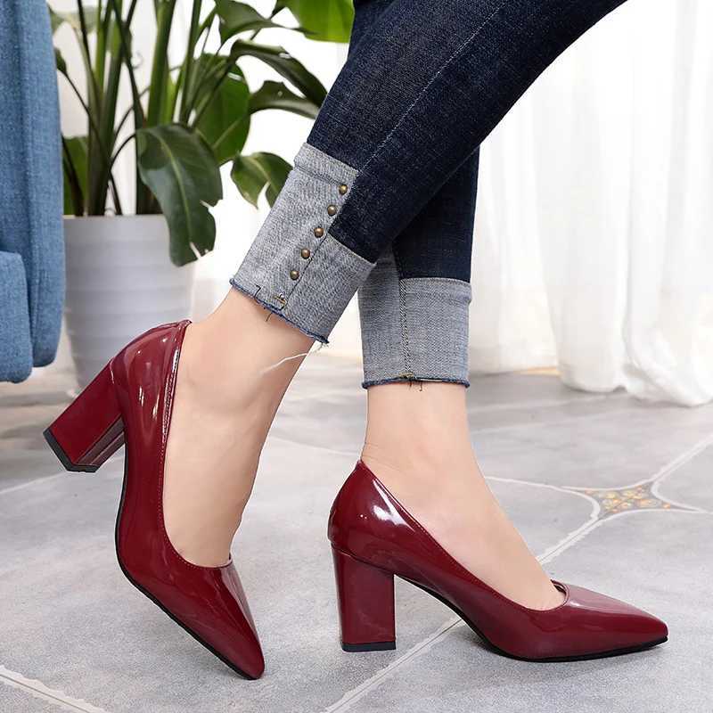 Spring and Autumn 2024 Warm luxury shoes red solid color polyurethane shiny square high heels sexy party corner toes wedding shoes Y250319