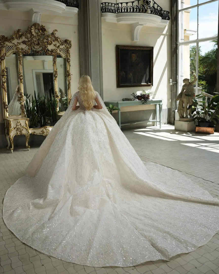 Luxurious Beaded Wedding Dresses Ball Gown Glitter V Neck Vestido De Noiva Crystal Sequined Bridal Dress Customized