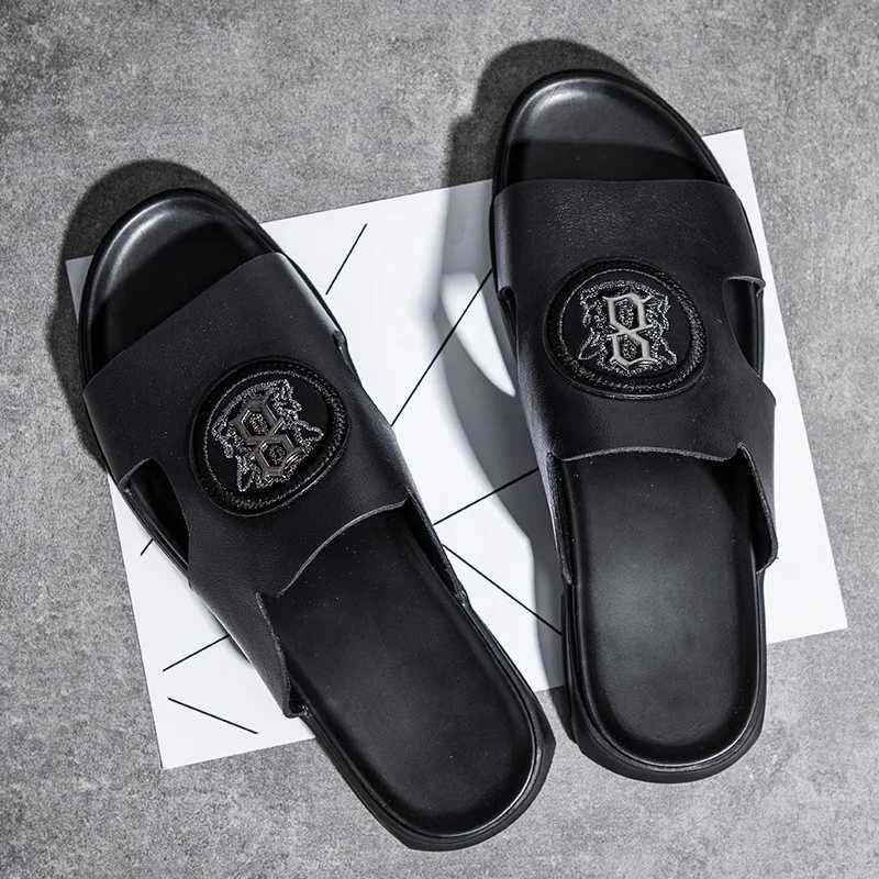 Leather outdoor slider mens slider casual leather sandals summer breathable waterproof half drag Cfy beach lazy shoes Y250320