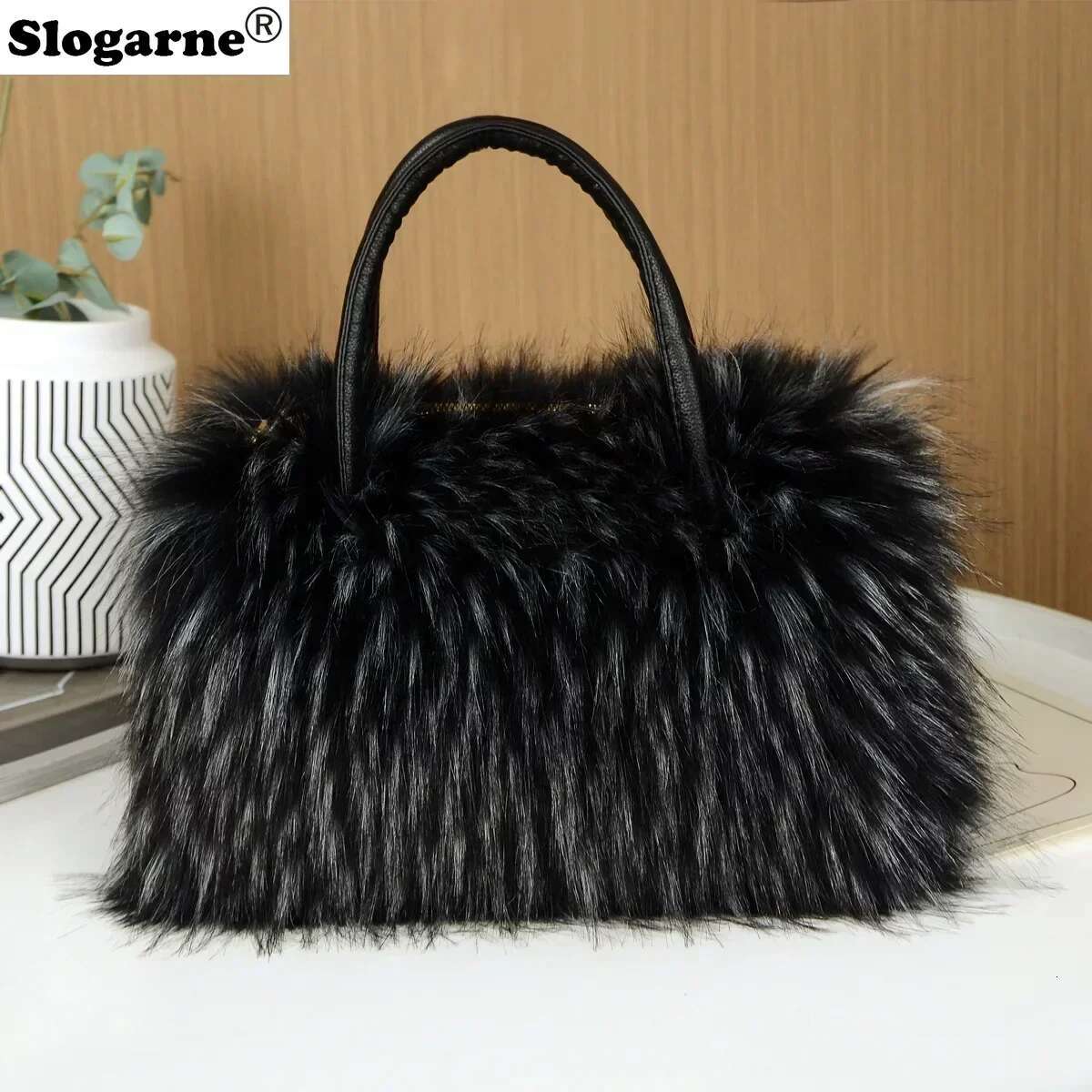 2024 New Raccoon Bags Women Fashion Portable Faux Fur Handbags Winter Soft Warm Bag Girls Fluffy Large Capacity Tote Purse