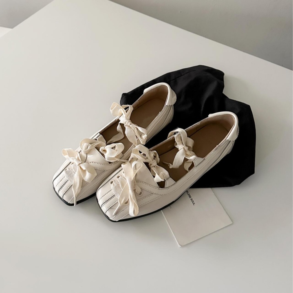 2025 new French niche ballet style bowling tie tied flat shoes designer fashion sports single shoes