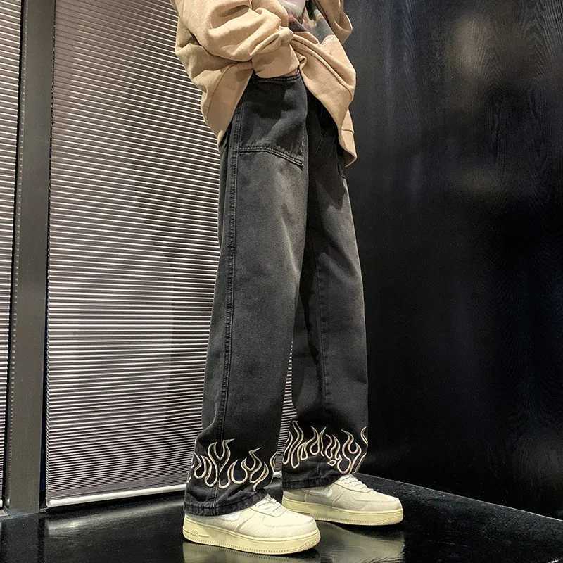 New Spring 2023 Personalized Embroidered Mens Luggage Jeans Street Loose Straight Denim Trouser Mens Brand ClothingT250319