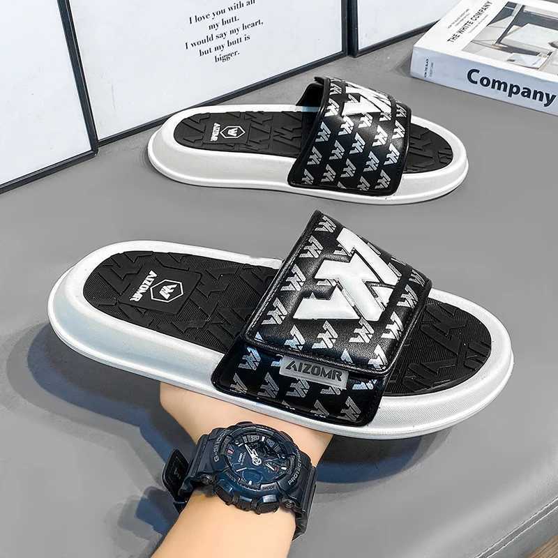 2025 New Summer Mens Fiable Flip-Flops Versatile N-Slip Mens Slippers Y250320