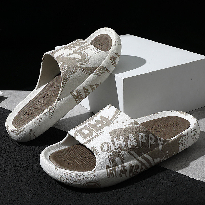 2025s Home Bathroom Stepping On Feces Cool Slippers Outdoor Leisure Men's One Line Beach Soft Bottomed Slippers