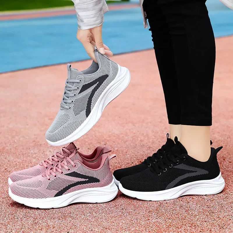 Running Shoes 2025 Spring New Foreign Trade Womens Shoes Hot Large Size Cross border Soft Bottom Casual Sports ShoesW250320