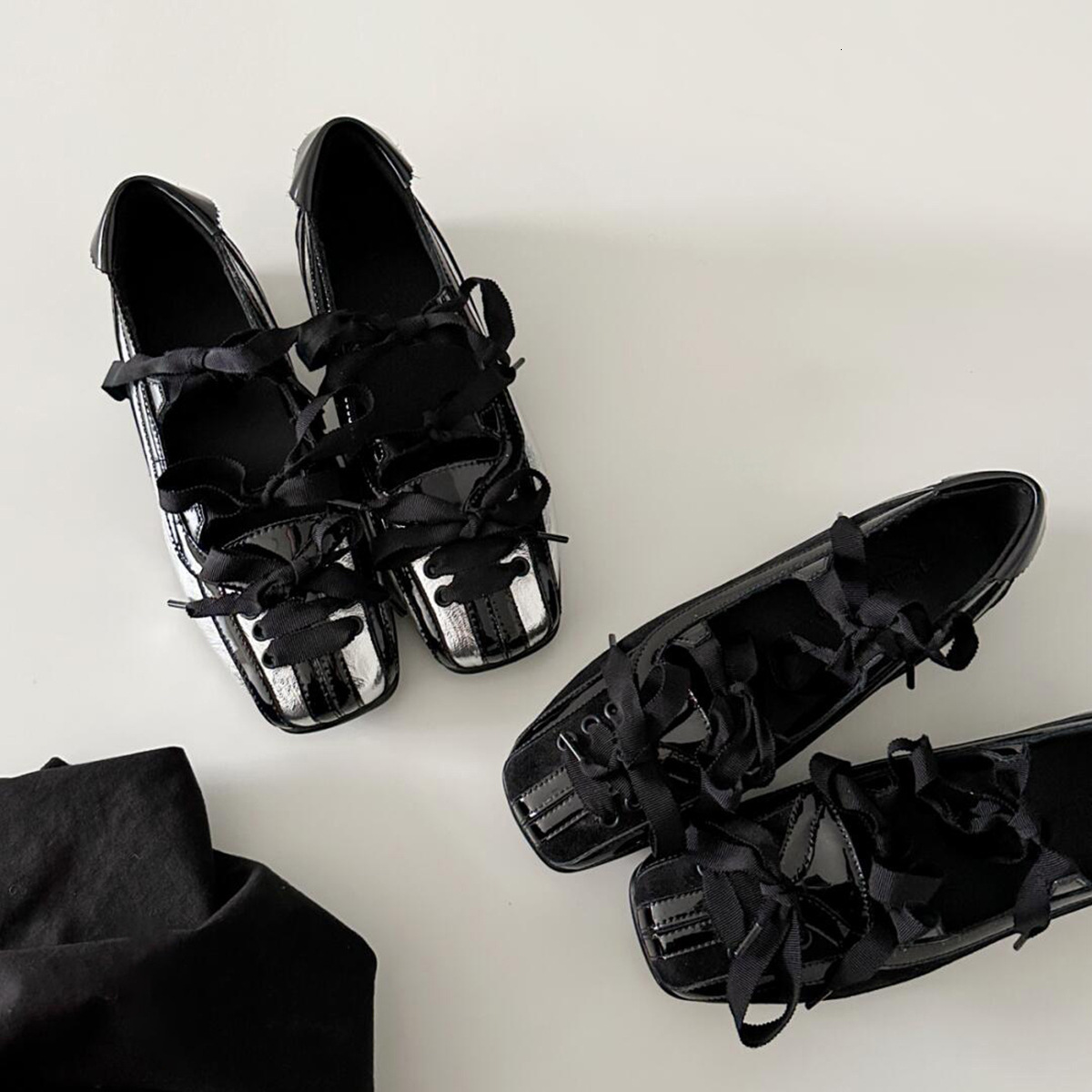 2025 new French niche ballet style bowling tie tied flat shoes designer fashion sports single shoes