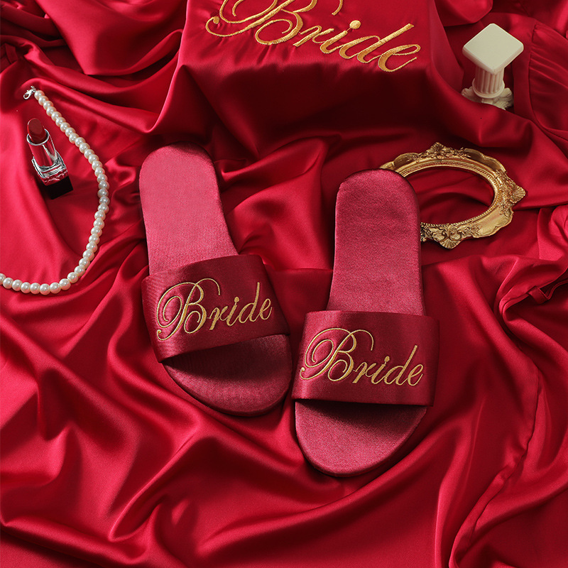 Designer Slippers 2025 Women's Embroidery New Bridesmaid Silk Red Slippers Fashion Wedding Bridal Morning Dress With Shoes Female Trend