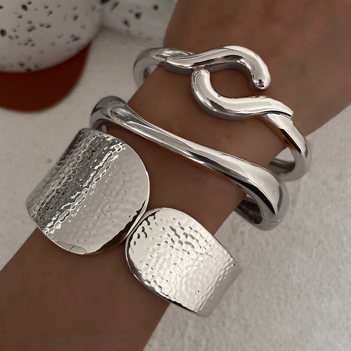 Hip Hop Texture Geometric Heavy Metal Cuff Bangles Punk Gold Silver Color Spring Bangles For Women Bracelets Men 250320