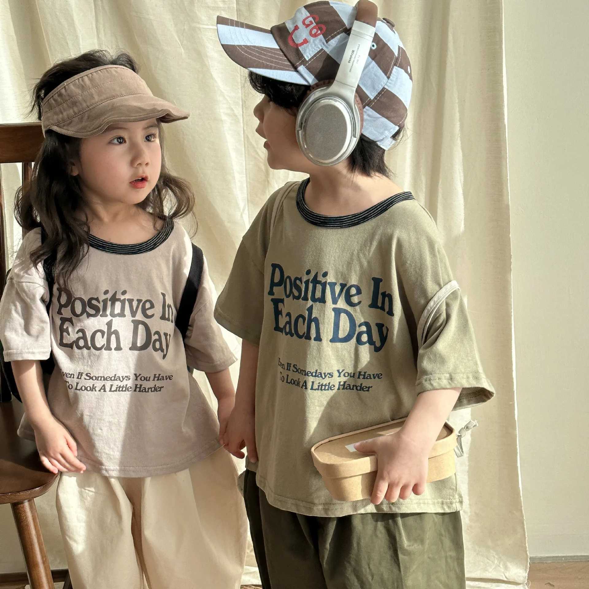 2024 Summer Loose Boys Letter Printed Short Sleeve T-shirt Girls Fashion Cotton T-shirt Childrens Casual Top Childrens T-shirtT250320