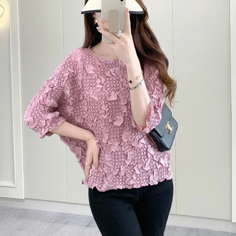 Miyake Temperment Pleated Top for Womens 2025 Summer Embroidered n High Quality Short Sleeve Tshirt 250312