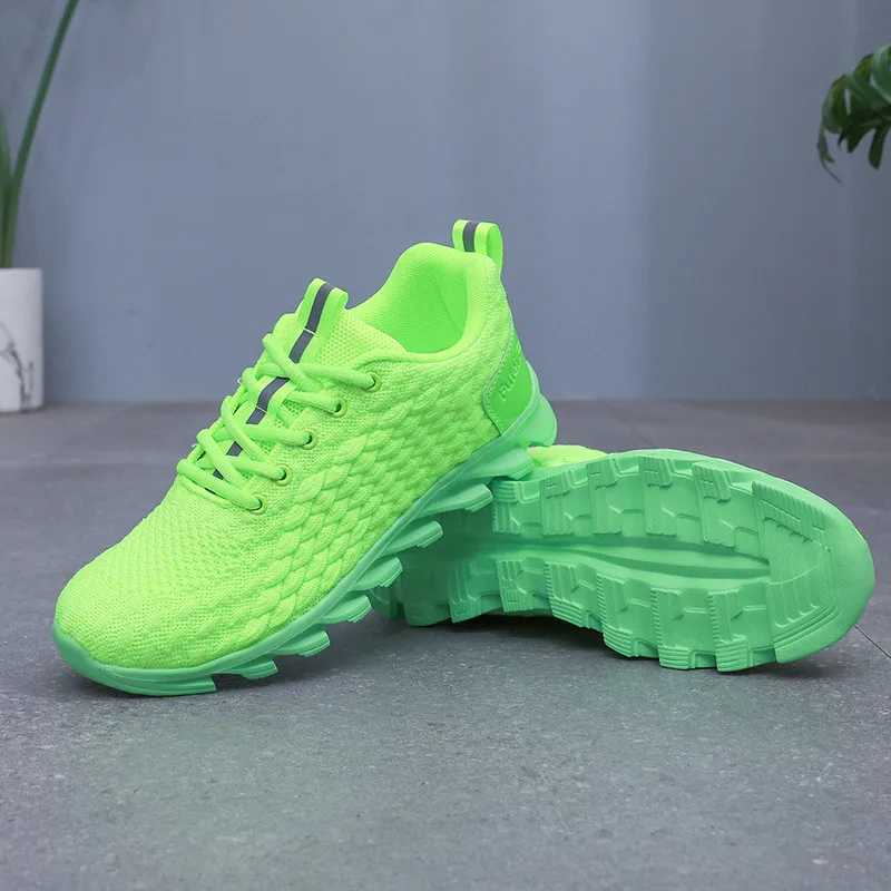 Cheap White Men Sports Shoes Breathable Mesh Running Shoes Mens Jogging Shoes Lightweight Non-Slip Outdoor Sports Sneakers MenW250320
