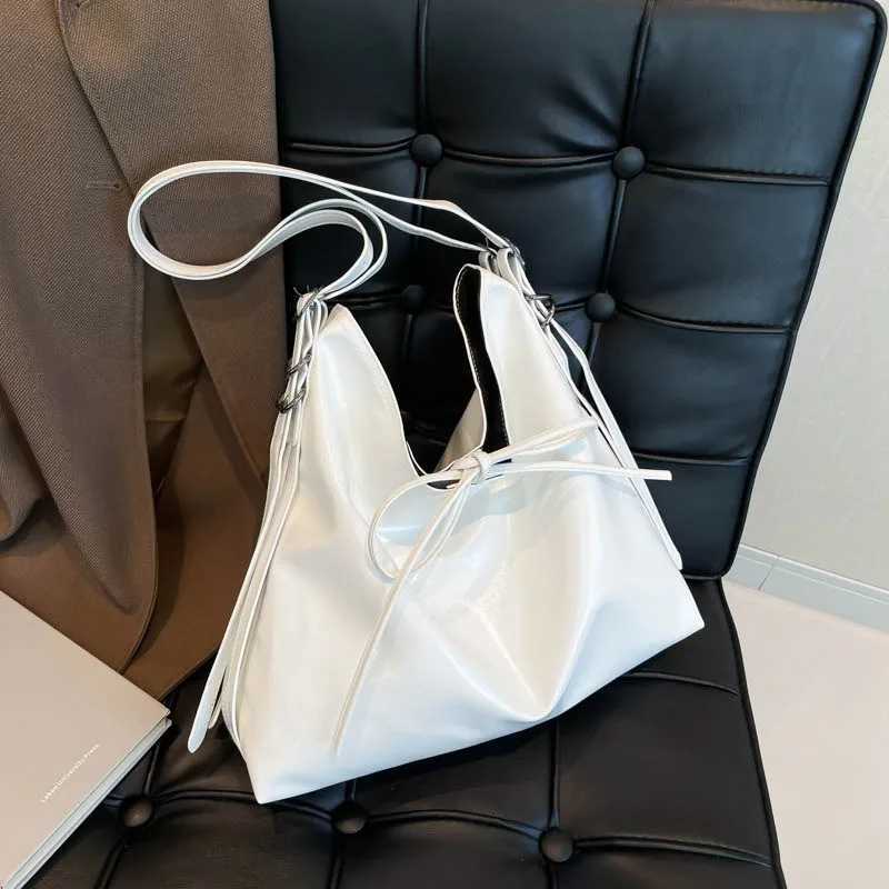 Fashionable Soild Color Large Capcity Shoulder Bag Vintage PU Leather Womens Minimalist Luxury Commute Crossbody Bag Y250319