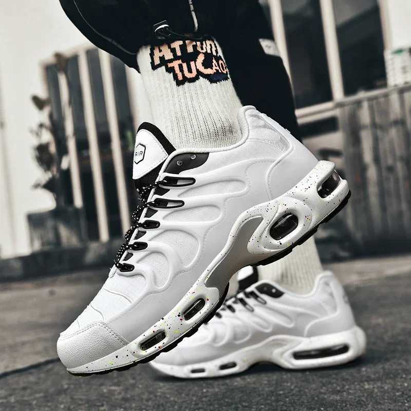 New mens air cushion running shoes designer shoes luxury shoes mens fitness sports shoes basketball anti slip mens tennisW250320