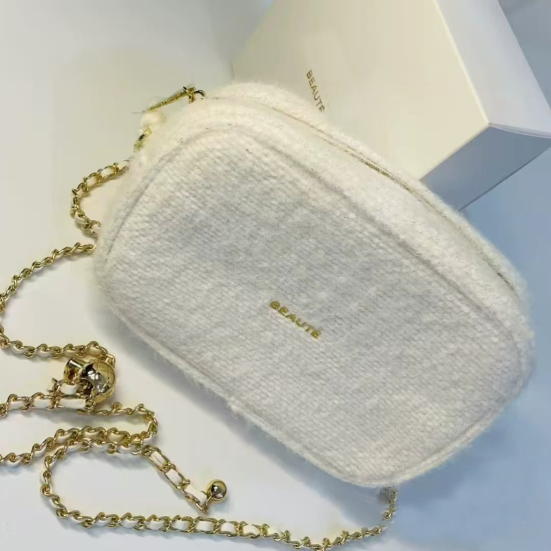 New Christmas limited luxury designer makeup bag white velvet cotton toiletry bag winter chain crossbody DIY cosmetic bags Portable Travel Washing Square Cases box
