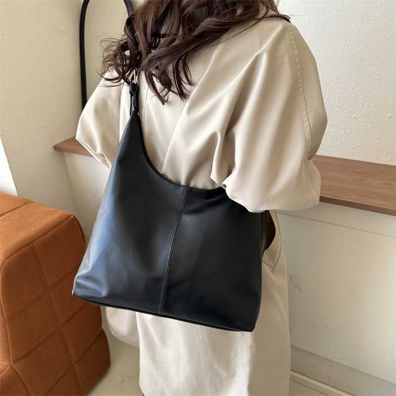 Trendy Casual Soft PU Womens Handbags Solid Color Large Capacity Female Shoulder Bag Retro For Commute Shopping Y250319