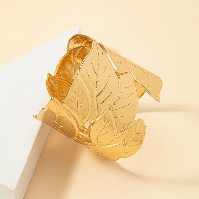 YANGLIUJIA Metal The Leaves Bracelet European American Style Personality Fashion Bracelet Ms Girl Travel Wedding Accessories 250320