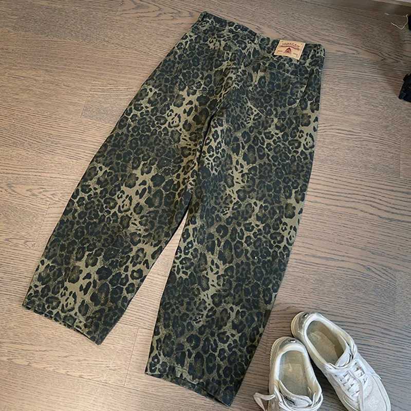 Mens Loose Wide Leg Leopard Graphic Jeans Male Classic American Vintage Denim Pants Youth Popular Daily Streetwear Denim TrousersT250319