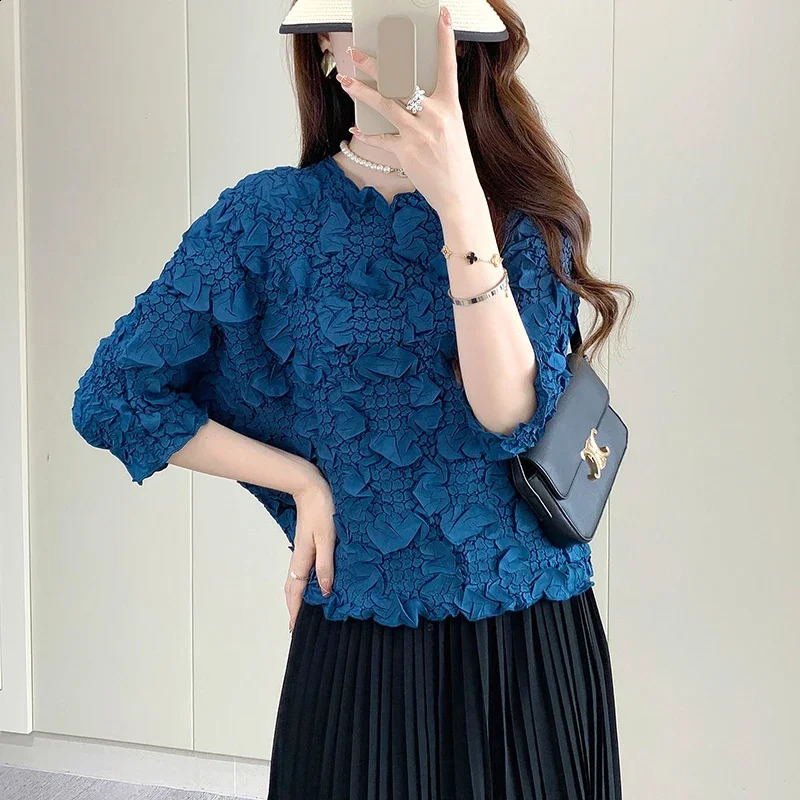Miyake Temperment Pleated Top for Womens 2025 Summer Embroidered n High Quality Short Sleeve Tshirt 250312