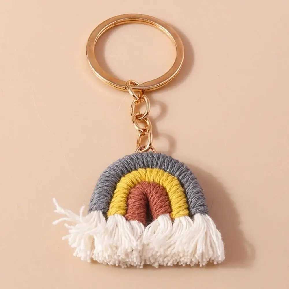 Fashionable tricolor rainbow keychain beautiful and exquisite pendant knitted rainbow keychain cute handmade womens keychainXJ250319