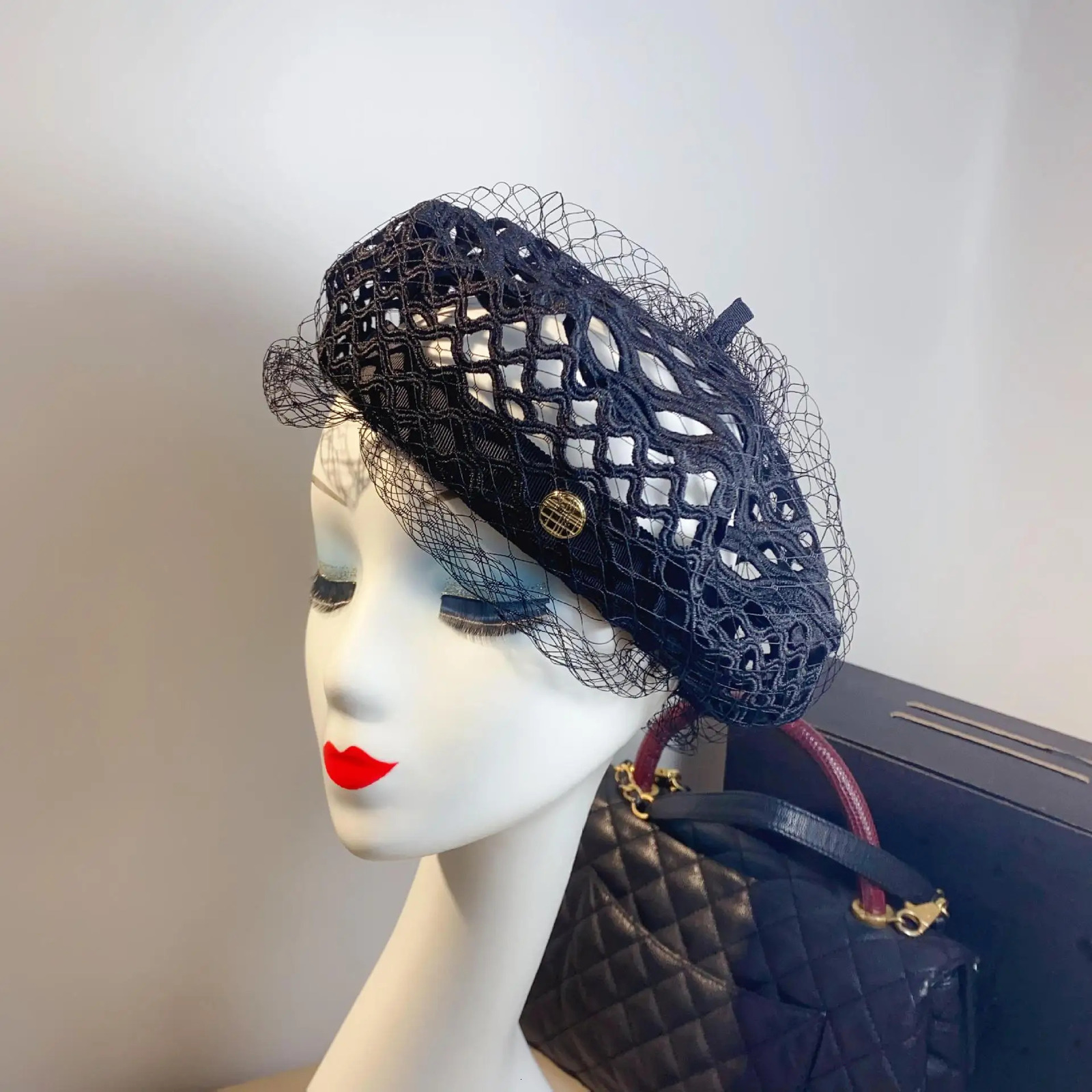 Spring and Autumn Gauze Hollow Breathable Braided Beret Shopping Outdoor Wear Fashion Trend Millinery 250320