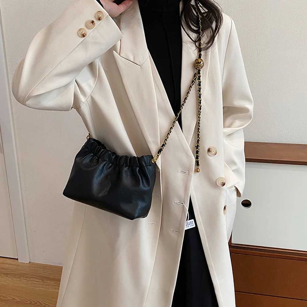 2024 New Womens Chain Shoulder Bag Classic Cross Handbag Casual Wrinkled Tramp Bag Strap Girls Fashion Money Bag Y250319