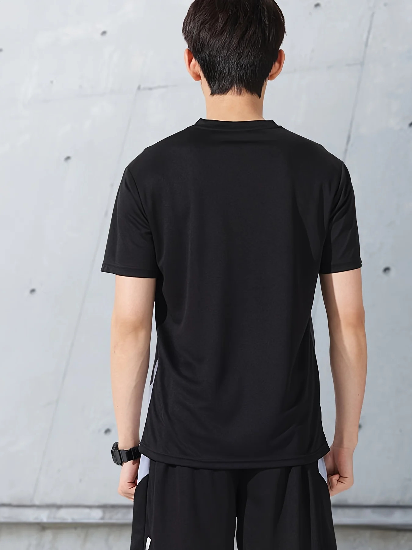2-piece Mens Summer Basketball Training Running Outfit Set Gradient Short Sleeve T-shirt Quick-drying Shorts Set 250319