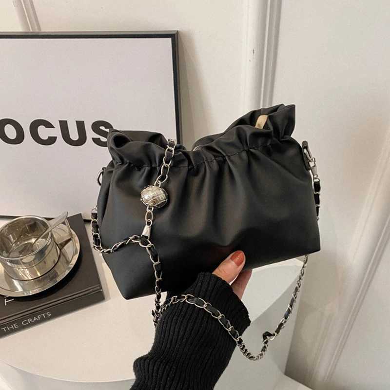 Womens Chain Bag Fashion Edition Classic Solid Color Cross Body Bag Drstring Shoulder Bag Silver Bucket Bag Y250319