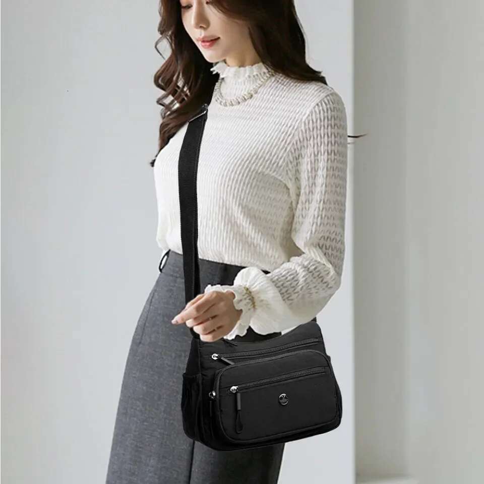 Quality Middle-Aged Women's Fashion Shoulder Bags Versatile Nylon Crossbody Large-Capacity Mother's Bag For Daily Travel