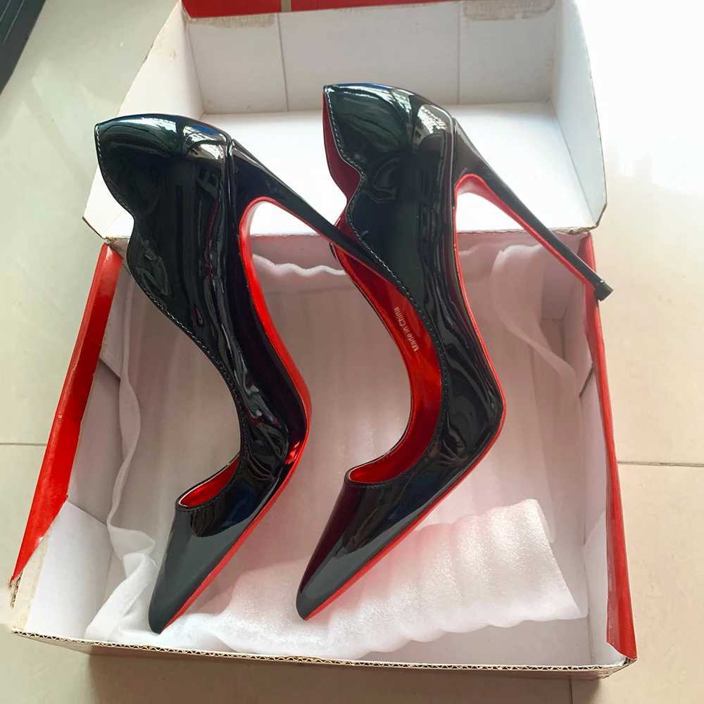 Warm sexy and elegant pump high heels with glossy patent Balck white side V-shaped cut high H-angle toe party curled cut celebrity shoes Y250319