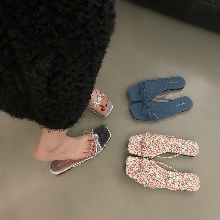 French Style Designer Slippers, Women's Sandal Outdoor Scatter Shoes, Wearing A Luxurious Feeling 2025 Summer New Silver Flat Slippers With Skirt