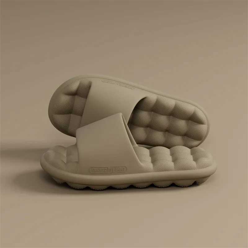 Mens anti slip EVA massager summer slippers lightweight bathroom comfortable sandals couple unisex indoor soft shoes Y250320