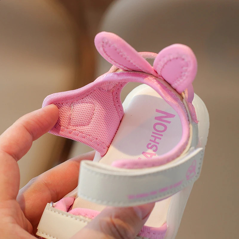 Childrens sandals 212 years old cartoon green pink soft boys and girls beach shoes casual anti slip childrens sports 250312