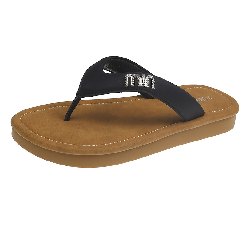 Summer 2025 Women's Slippers For Outdoor Wear Designer's New Sandal Korean Style Multifunctional Flip Flops Clip On Beach Shoes Women's