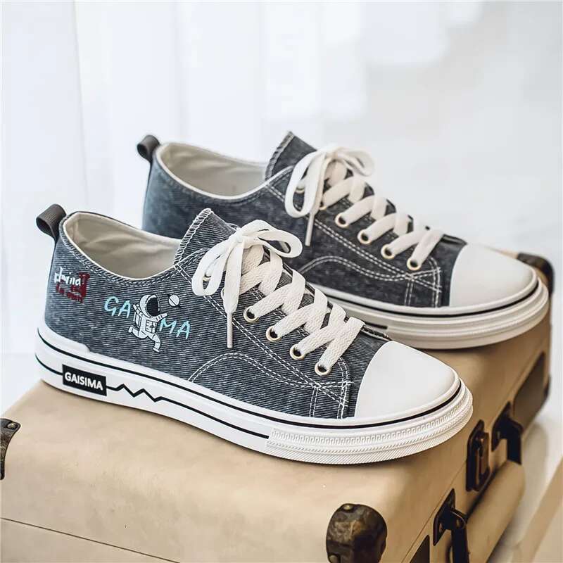 2025 New Outdoor Graffiti Low cut Canvas Sports Designer Fashion and Leisure Student Board Shoes
