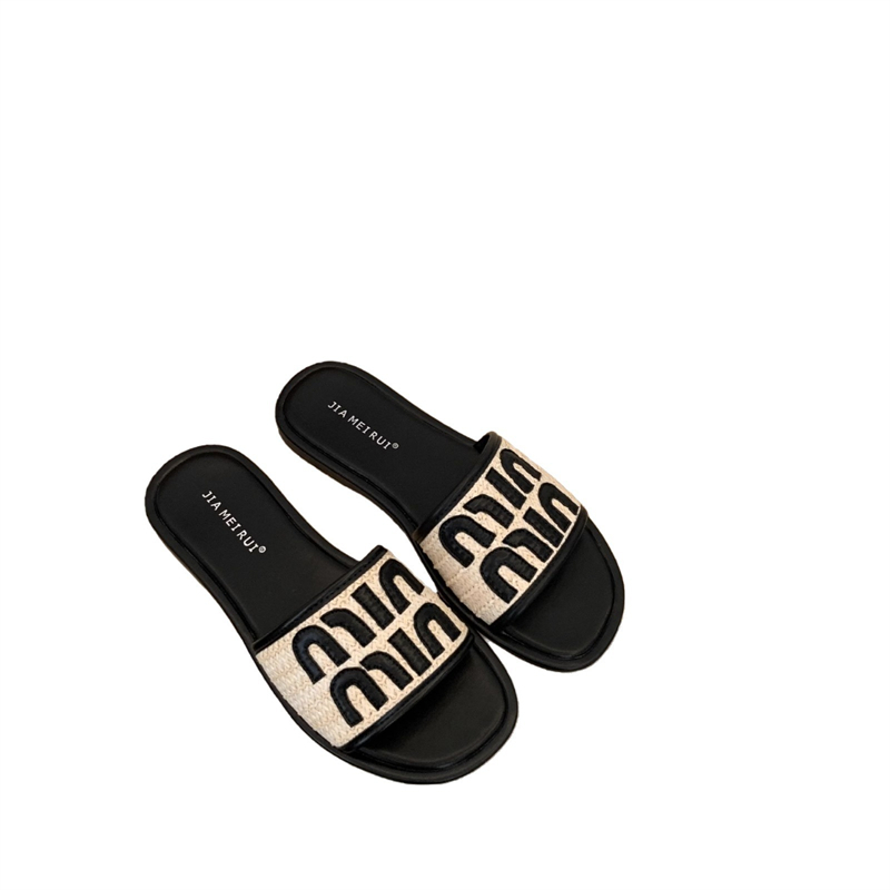 free shipping designer sandals 2025 New Low Heel sliders beach shoes Outdoor slippers for woman 250503