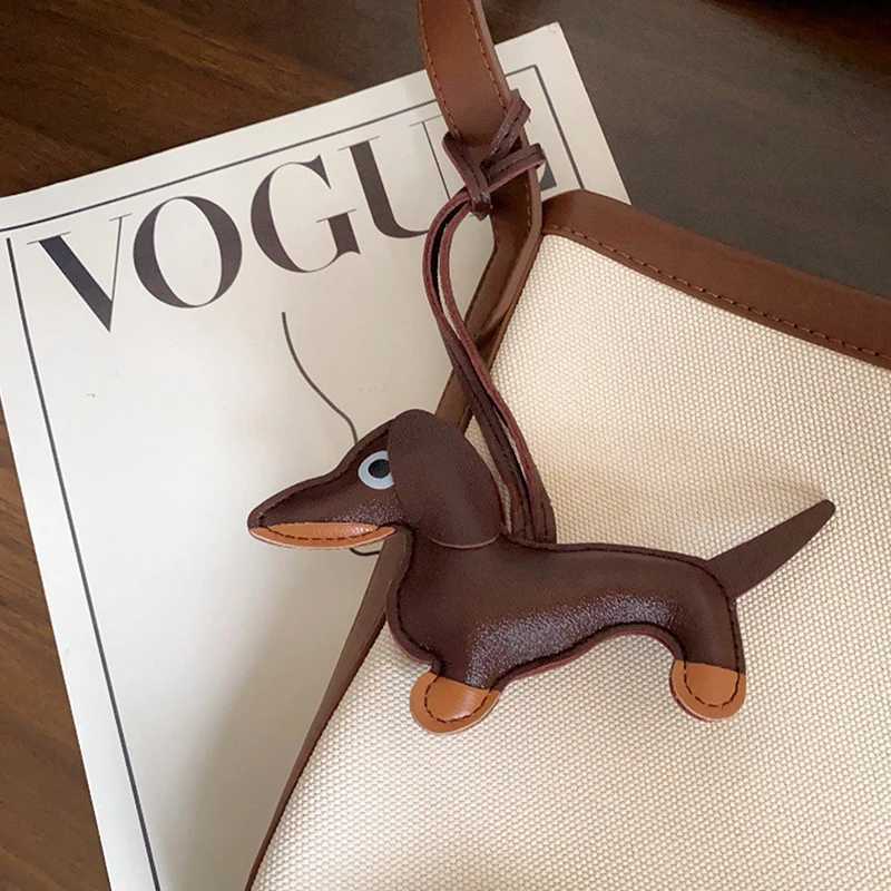 Sausage dog keychain PU leather dog keychain womens bag pendant jewelry small keyring keyholder giftXJ250319